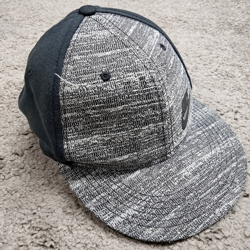 Nike True Snapback Hat Grey Black Space Dye Heathered Flat Bill‎ Cap H45